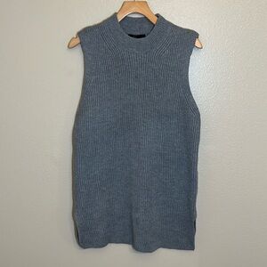 NWT Fate Grey Sleeveless Tunic Sweater